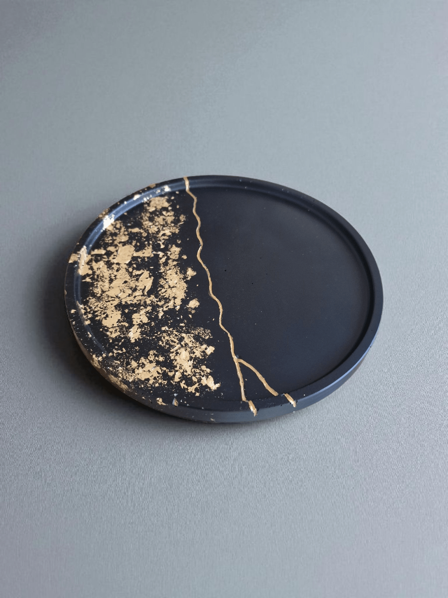 Plateau Rond en Jesmonite – Finition Kintsugi - Annalisa Candles